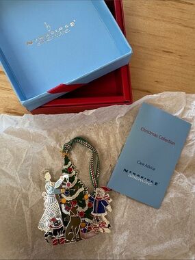 NEWBRIDGE SILVERWARE Christmas Family Tree Decoration with Original Box
